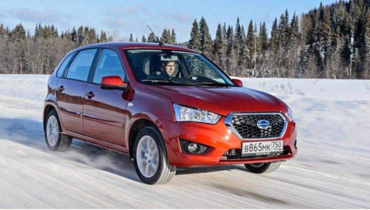 Ближайшим конкурентом новинки можно назвать соплатформенный хэтч Datsun mi-DO c 87-сильным мотором…