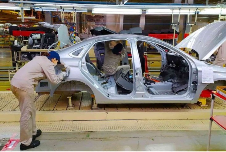 «АвтоВАЗ» пообещал повысить зарплату сотрудникам на 9%