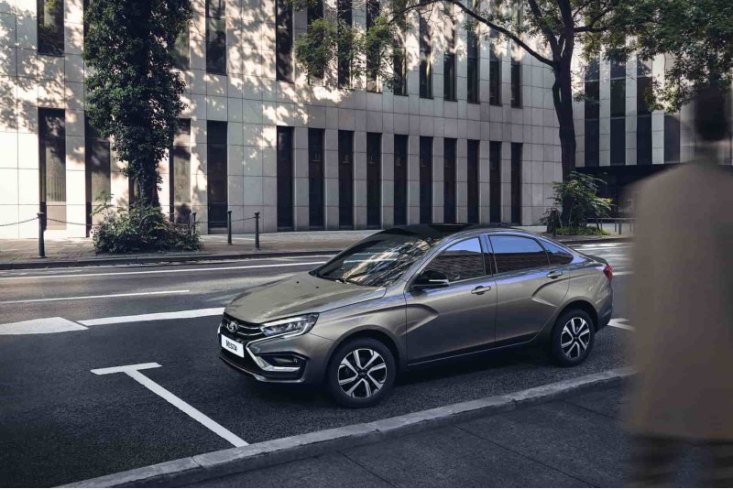 Стало известно, сколько будет стоить Lada Vesta NG: плюс первое фото интерьера