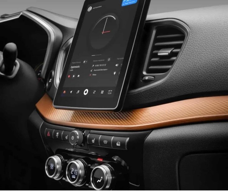 Интерьер самой дорогой комплектации Lada Vesta NG. В лимитированной партии таких планшетов не будет