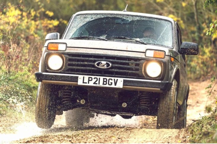 Lada Niva вошла в ТОП самых желаемых, но недоступных в Великобритании автомобилей