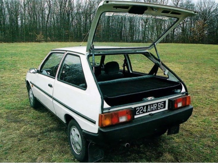 В Чили продажи Lada Tavria начались в октябре 1990 года и продлились вплоть до ноябрь 1991 года. В…