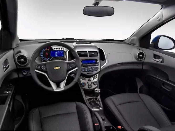 Среди плюсов такого Chevrolet, которых нет у той же Granta, можно выделить более качественный…