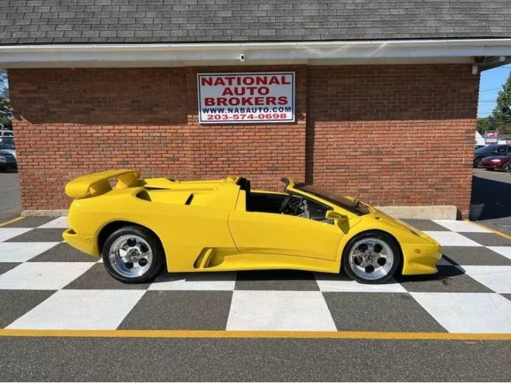 Объявление о продаже Lamborghini Diablo появилось на сайте дилера National Auto Brokers в США. За…