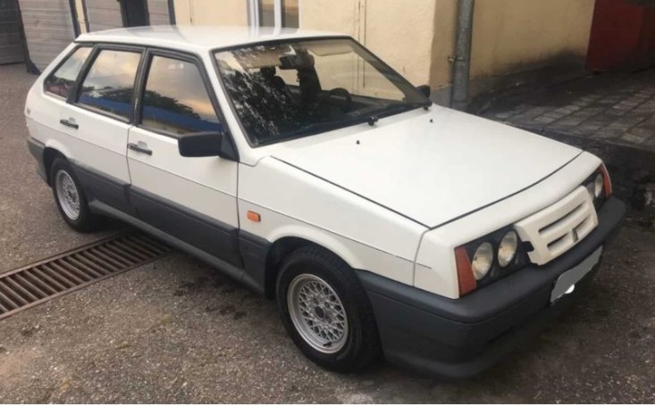 На продажу выставили автомобиль Lada Samara 1992 года выпуска, но не простой, а экспортный вариант…