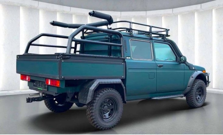 На кузов пикапа было нанесено покрытие Raptor, установлены расширенные брызговики и стальные диски…