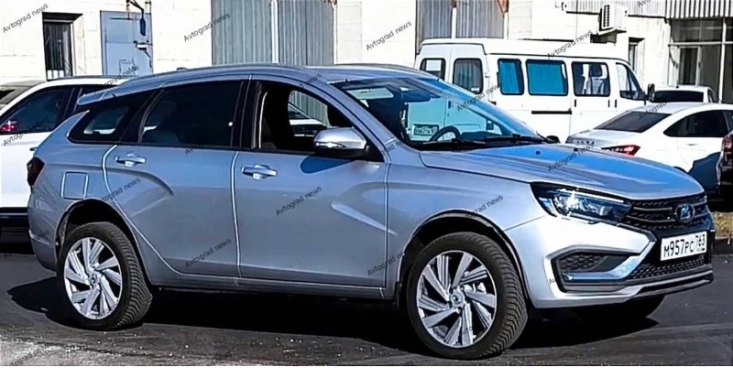 Тестовый прототип кроссовера Lada Vesta