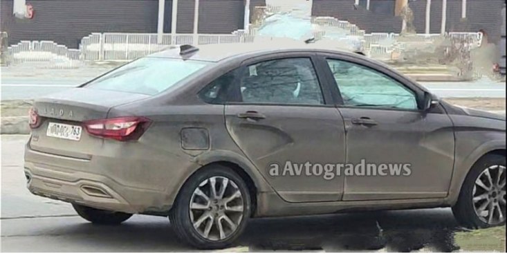 Альтернативный вариант - 1,6-литровый 113-сильный мотор Renault-Nissan с вариатором Jatco.…
