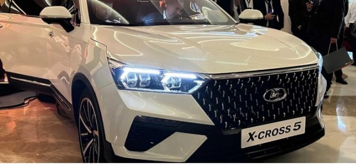 Автоэксперт Хресин назвал цену одним из условий успеха нового кроссовера LADA X-cross 5 на рынке РФ