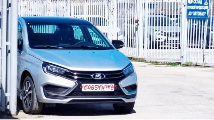 Всего на автозаводе в Тольятти выпустили несколько десятков таких автомашин. Серийное производство…