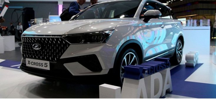 «АвтоВАЗ» дважды подвели последние автоновинки на ПМЭФ-2023