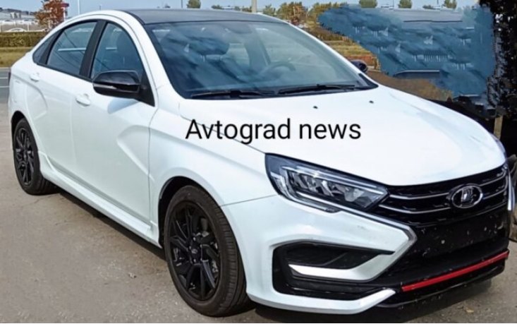 Модификация Vesta Sportline укомплектована форсированным со 106 до 118 «лошадей» 1,6-литровым…