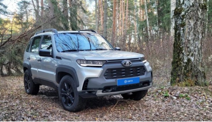 Обновленный внедорожник Lada Niva Travel ждем в 2025 году. Официальных подробностей о грядущем…