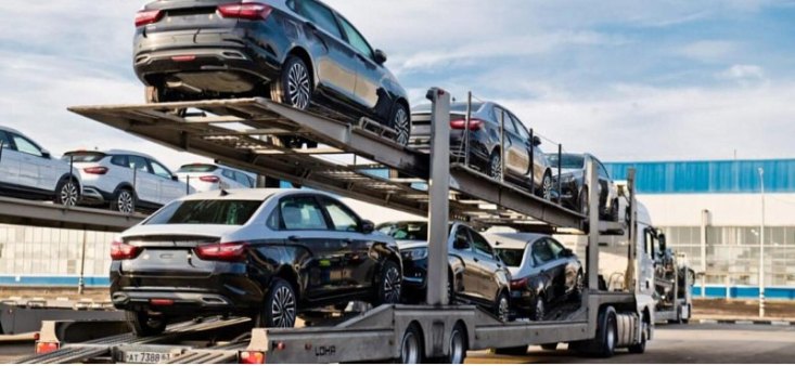 «АвтоВАЗ» начал отгружать дилерам новую Lada Aura. Появились первые фото