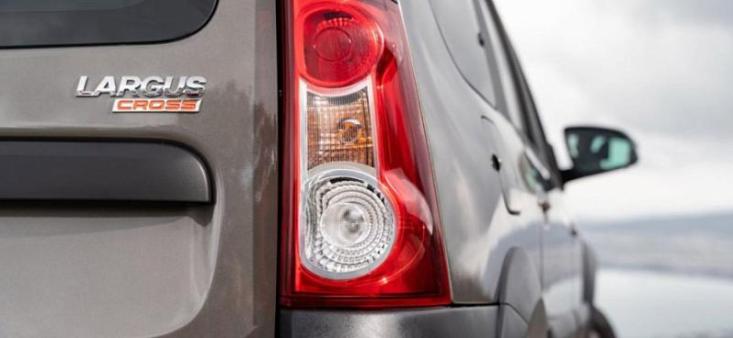 Первые универсалы LADA Largus Cross поступают в шоу-румы дилеров