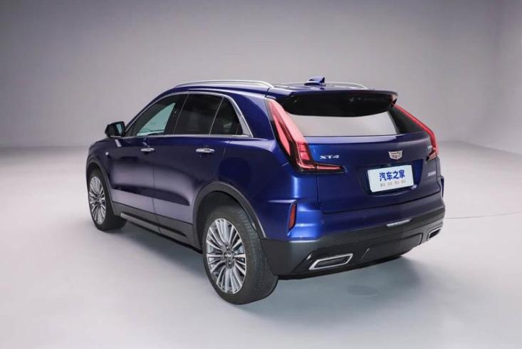 Рестайлинговый Cadillac XT4 появился в Поднебесной в 2023 году. Внешне этот автомобиль ничем не…