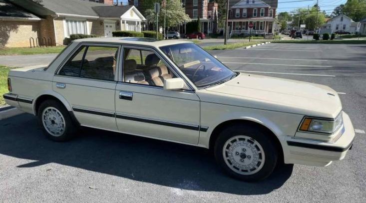 На продажу выставили безупречный Nissan Maxima 1985 года: машину оценили как новую Lada Granta