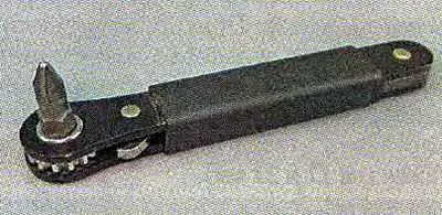 7. Вороток плоский с храповым механизмом под съемные наконечники. Может использоваться в…