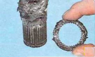 8. ...и снимите хомут.