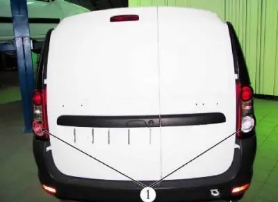 Slika 8-1 - Stražnja svjetla automobila: 1 - stražnje svjetlo desno/lijevo