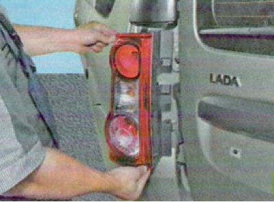 Вытянуть фонарь на сколько это позволит проводка.