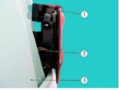 Рисунок 8-3 - Снятие фонаря заднего: 1 - фонарь…