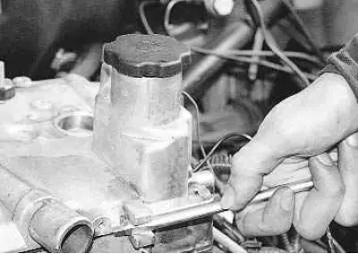 17. ...push the cover away from the cylinder head using the protrusions located along its…