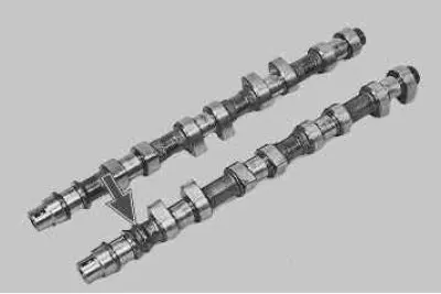 Note: The intake camshaft is equipped with a distinctive belt.