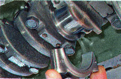 6. Снимаем крышку шатуна.