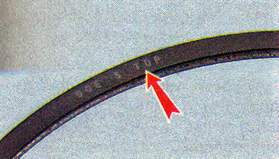 4. Надеваем кольца на поршень. При этом…