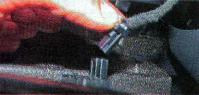 ...iz upravljačke jedinice električnog korektora.