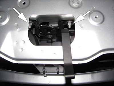 Рисунок 16 - Регулировка замка капота