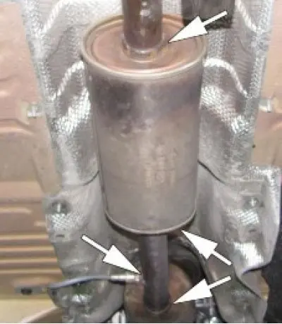 Figures 34 and 35 - Checking the exhaust system for leaks