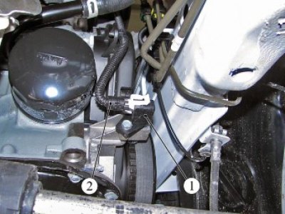 Рисунок 8-17 - Датчик положения коленчатого вала:…