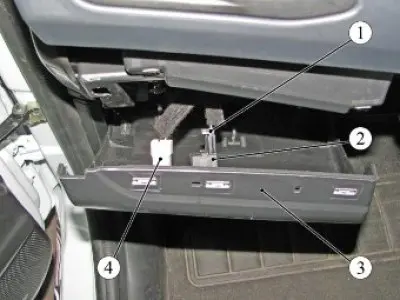 Figure 6-2 - Instrument cluster wiring harness connectors: 1 - connector of the instrument panel…
