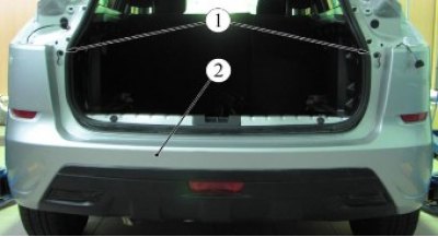 Рисунок 2-4 - Верхнее крепление бампера: 1 - винт верхнего крепления бампера; 2 - бампер