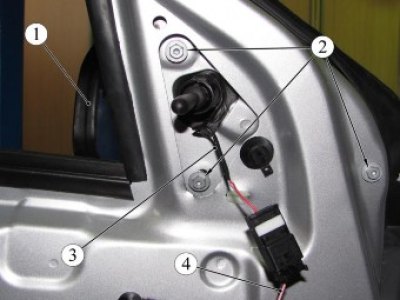 Рисунок 3-4 - Крепление наружного зеркала: 1 -…